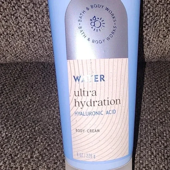 Bath and Body Works Ultra Hydration Bundle - Picture 2 of 5